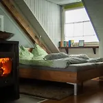 Hof Vierzehnender Im Hohen Venn - 70qm Fachwerk-studio - Grosses Wohn-schlafzimmer Mit Dachterrasse Und Kaminofen - Separate Kueche - Perfekt Fuer Paare - - Eifel - Hunde Willkommen - Islandpferde *
