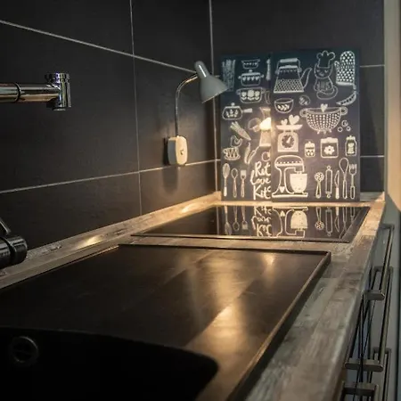 Hof Vierzehnender Im Hohen Venn - 70qm Fachwerk-studio - Grosses Wohn-schlafzimmer Mit Dachterrasse Und Kaminofen - Separate Kueche - Perfekt Fuer Paare - - Eifel - Hunde Willkommen - Islandpferde * Monschau