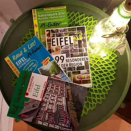 Hof Vierzehnender Im Hohen Venn - 70qm Fachwerk-studio - Grosses Wohn-schlafzimmer Mit Dachterrasse Und Kaminofen - Separate Kueche - Perfekt Fuer Paare - - Eifel - Hunde Willkommen - Islandpferde 아파트